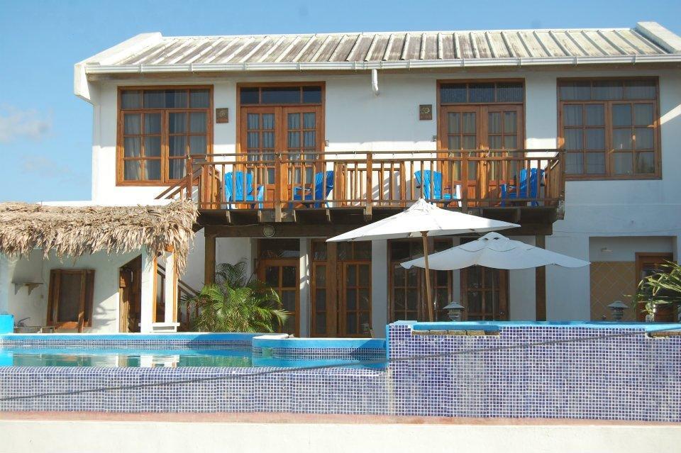 Hotel Y Restaurante Cesar Mariscos Tela Exterior foto